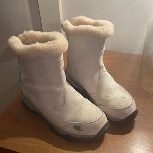 The North Face Primaloft Bella Alta ivory boots